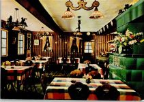 W7570 Neuweier , Baden Gasthaus Zum Lamm Innenaufnahme Gastraum Kachelofen Gastronomie