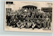 W8358 Vilshofen an der Donau Gruppenbild von Männern in Wehrmachtsuniform und Privatpersonen Wehrmacht WK II Privatfoto AK