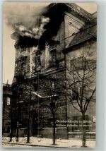 Foto AK Straßenkämpfe Artillerie Volltreffer im Marstall