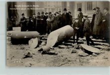 10115 W1000 Berlin Mitte - Nr. 2 Nationaldenkmal zerschossen AK