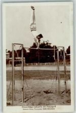 W6800 Mannheim Riesenfelge rückwärts mit Kreuzgriff Valentin Ernst Turnverein 1846 Privatfoto KEINE AK Turnen Gebrauchsspuren