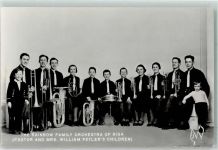 Riga - the Rainbow Family Orchestra Musikinstrumente