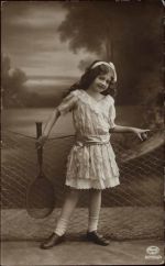 Junges Mädchen beim Tennis,Amag Tennis 1915