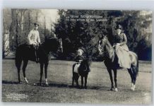 und Eltern beim Spazierritt Adel Prinz Wilhelm