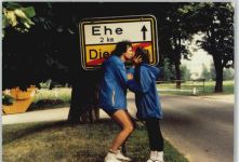 Verkehrsschild Ehe 2 km Hochzeit 1990