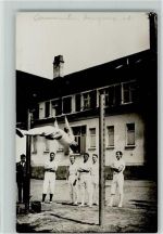 Turnübung an der Stange AK Turnen 1925 Foto AK