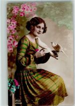 Serie 63766-3 handcoloriert Frau Tauben AK Amag