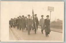 87663 W8951 Frödenberg Foto AK Gruppenaufnahme Mitarbeiter der Maschinenbau-Firma Hunsel 1933