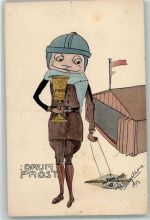 Verlegener Pilot mit Siegerpokal und kleinem Modellflugzeug hinter sich her ziehend Fliegerhumor 1913 Künstlerkarte