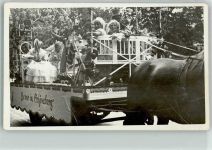 10115 W1000 Schöneberg Privatfoto AK Festwagen