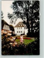 35232 W3563 Holzhausen am Hünstein FOTO KEINE AK Frau trägt Blumenkleid