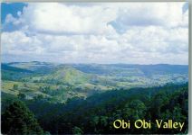 Sommerwolken ziehen über das Obi Obi Tal Queensland