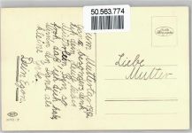 Frau liest Buch Muttertag