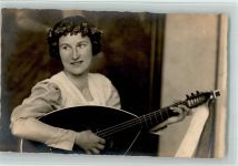 Frau mit einer Laute, gute Erhaltung AK Zupfinstrument 1934 Foto AK