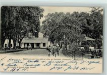 Makassar Ujung Pandang 1905 - Plantsoen met muziektent vóór de Societeit Harmonie
