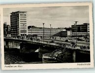 W6000 Frankfurt am Main Straßenbahn auf der Friedensbrücke Straßenbahn