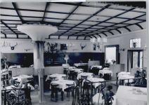 61462 W6240 Schneidhain , Taunus - Foto Gaststätte Rothenbacher Lampe Tisch Stuhl