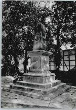 31174 W3209 Dingelbe - Denkmal