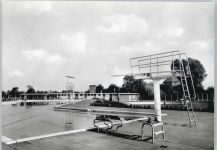 26689 W2913 Apen - Schwimmbad