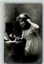 Wandtelefon - Frau beim Schreiben , kl. Eckknick Telefon 1911 Foto AK