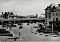 Vichy Place de la Gare , Bahnhof, Cafe de Dome, Autos, Foto AK Bahnhof 1946 Gebrauchsspuren