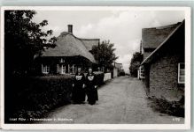 25938 W2270 Boldixum - Friesenhäuser Frauen in Tracht