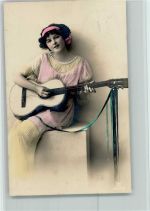 Frau mit einer Gitarre - Fotoverlag GL & CO AK Zupfinstrument Foto AK