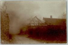 08450 Omicourt 1916 Privatfoto AK brennendes Haus nach Granateneinschlag Ort handschriftlich