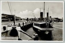 W2982 Norderney Hafen Hakenkreuzfahnen Seebäderschiff Frisia IX WK II Stadt mit Hakenkreuz Foto AK