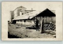 zerstörtes Haus Uniform Bombe Militär Ungarn 1917