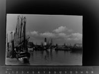 25761 W2242 Büsum GLASNEGATIV Hafen, Boote, Leuchtturm