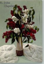 Roter und weisser Flieder n der Vase Flieder