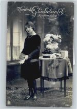 Mädchen mit Buch , Marke entfernt Konfirmation