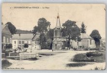 02190 Guignicourt - Platz, Kirche