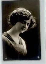 No.3030 Frau