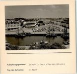 25761 W2242 Büsum FOTO KEINE AK Alter Fischereihafen Foto montiert auf Karton