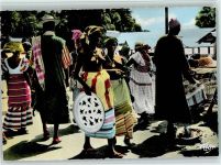 Jeunes femmes au marche - Marktszene ca 1965 AK Afrikan. Volkstyp