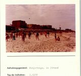 26486 W2946 Wangerooge , Nordseebad FOTO KEINE AK Am Strand Foto montiert auf Karton