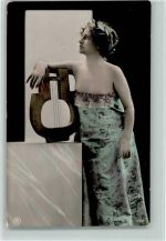 Serie 421-4941 - Erotik - Frauenschönheit mit einer Leier Rotophot 1916 Foto AK