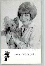 Dominique mit einem Hund AK Prominente KEINE AK