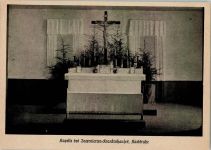 W7500 Karlsruhe , Baden Kapelle des Internierten Krankenhauses - Altar - Rückseite: Gebet für die Angehörigen Kriegsgefangener