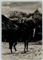 Eiskunstlauf Hans-Jürgen Bäumler auf dem Pferd Schlittschuh FOTO KEINE AK