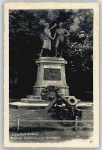 Kolberg Kolobrzeg - Denkmal Zaun Baum