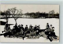 Kindergruppe mit Schlitten AK Schlitten 1946 Foto AK