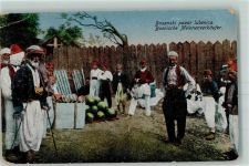 Melonenverkäufer in Trachten