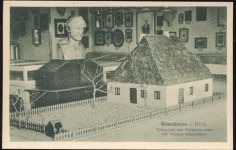 25764 W2244 Wesselburen um 1920/30 - Wesselburen, Teilansicht Hebbel-Muserum mit Hebbels Geburtshaus, Büste AKU1