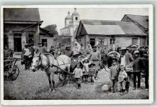 Pinsk 1918 - Marktleben Garnisionskirche der Feldgrauen im Hintergrund