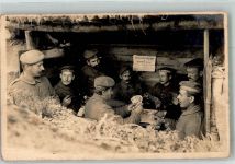 Landser in Uniform beim Kartenspiel im Unterstand Feldpost WK I 6. Landwehr-Division Kartenspiel 1915 Privatfoto AK