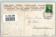Verliebtes Paar auf einer Wanderung im Hochgebirge Blumen Jugendstil Liebe 1912 Prägedruck