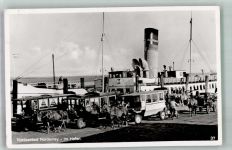 26548 W2982 Norderney Foto AK Pferdekutschen vor Seebäderschiff im Hafen